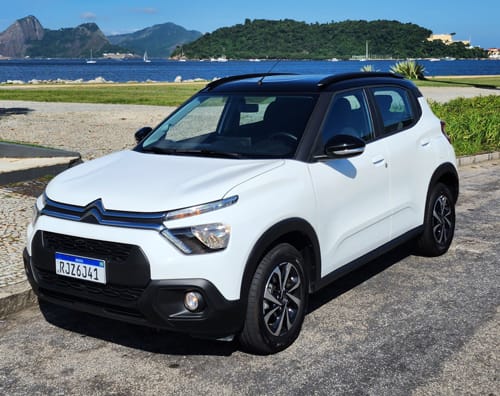 A versão Feel Pack do C3 é empurrada pelo conhecido motor da Stellantis 1.6 aspirado com 120 cavalos de potência