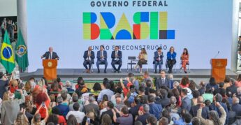 O Bolsa Família retorna com o benefício mínimo de R$ 600 assegurado e R$ 150 a mais por criança de até seis anos
