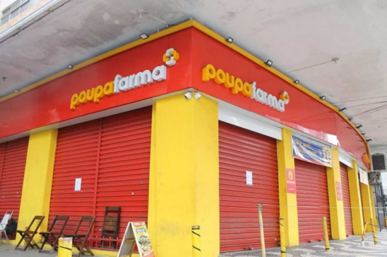 A Juíza Bruna Gabriela Martins Fonseca formulou sua decisão devido ao encerramento abrupto das atividades da empresa