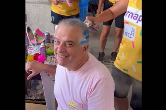 Márcio França pintou cabelo de azul em apoio aos autistas