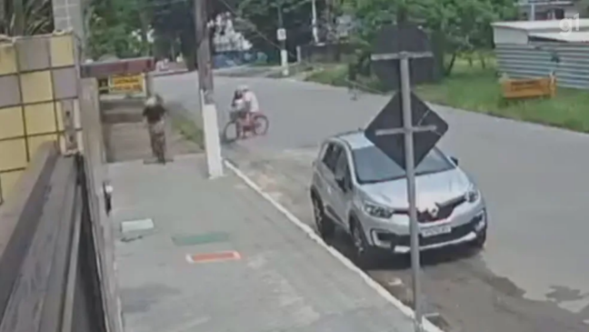 Criminosos roubam ovos, tomate, tapioca, bicicleta e joias de mulher em Guarujá