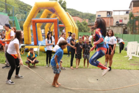 Crianças vão se divertir em infláveis e brincadeiras