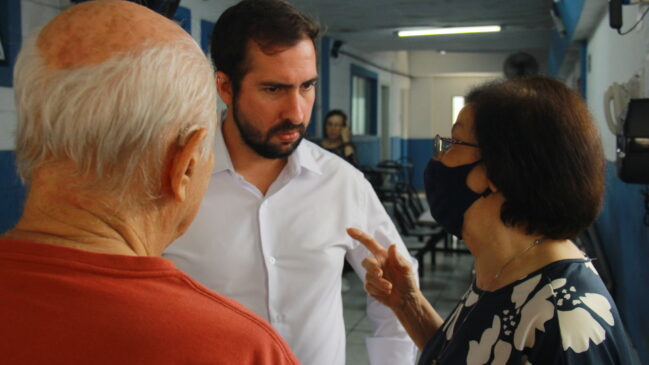 Lá, conheceu as instalações da unidade e pôde conversar com a nova diretoria,