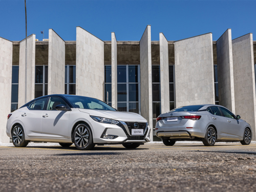 A oitava geração do Sentra é equipada com o novo motor 2.0 aspirado a gasolina com 151 cavalos de potência e 20 kgfm de torque, acoplada à transmissão CVT XTronic