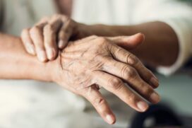 Ainda não há cura para o Parkinson, mas existem tratamentos que ajudam a aliviar os sintomas e melhorar a qualidade de vida dos pacientes