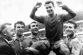 O francês Just Fontaine, recordista de gols em apenas uma Copa do Mundo, com 13 tentos no Mundial da Suécia, em 1958, quando o Brasil ganhou sua primeira Copa do Mundo, morreu nesta quarta-feira, aos 89 anos