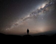 Segundo os astros e as estrelas, abril será um mês de muitas mudanças e atpé eclipse