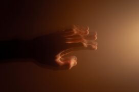 Pessoas com Parkinson, entre 40 e 80 anos, podem receber o tratamento da pesquisa