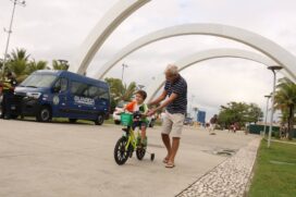 Para utilizar o programa, o interessado deve baixar o aplicativo ou acessar o site