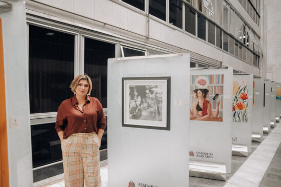 "Urgência Emocional", de Marisa Melo, está em exibição no Espaço Cultural V Centenário