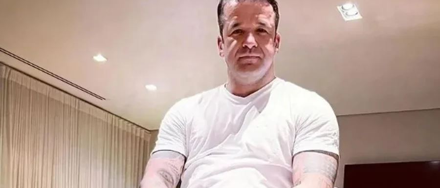 O empresário Thiago Brennand, 43, alvo de cinco ordens de prisão preventiva e oito denúncias por estupro, agressão, cárcere privado e ameaças