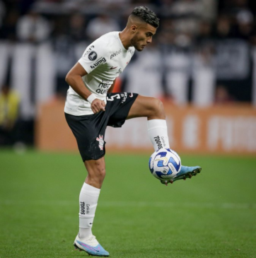 Timão perde em casa e se complica na libertadores