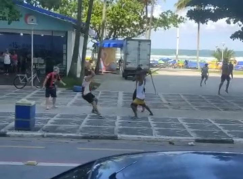Torcida paraguaia arruma confusão em Guarujá