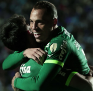 Palmeiras empata mas passa de fase
