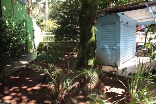 Praça passa por melhorias