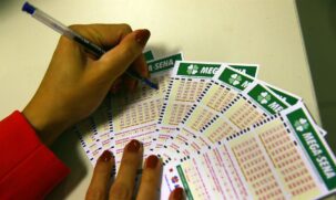 Os sorteios da Mega-Sena ocorrem às quartas-feiras e sábados