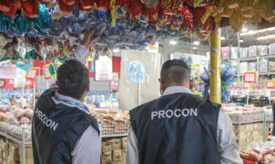 Procon está realizando ação em várias estabelecimentos do município
