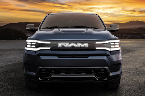 Nas configurações-base, a Ram 150 REV tem 654 cavalos de potência, 84,5 kgfm de torque e autonomia de até 563 quilômetros