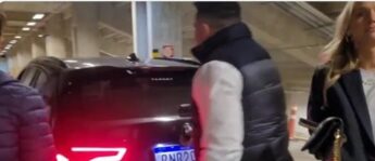 Ronaldo tira homem de dentro do porta-malas de seu carro
