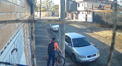 Vítima teve sua bicicleta roubada enquanto saia para trabalhar