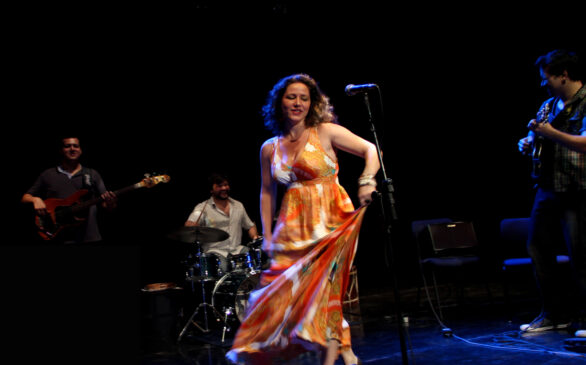 Saramandaia é originado na parceria de longa data da cantora Lua Marina com Ugo Castro Alves