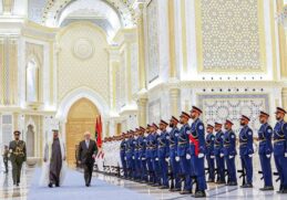 O presidente Luiz Inácio Lula da Silva, foi recebido pelo xeique Mohammed bin Zayed Al Nahyan em Abu Dhabi nos Emirados Árabes em Abu Dhabi
