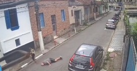 Idoso bate a cabeça após assalto em São Vicente