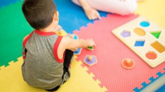 Pessoas com autismo e suas famílias enfrentam problemas com planos de saúde