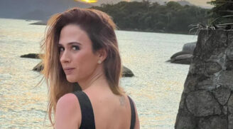 Ao longo da novela, a personagem de Tatá Werneck também vai despertar o interesse de Tadeu (Claudio Gabriel)