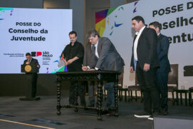 A solenidade ocorreu no Palácio dos Bandeirantes, no auditório Ulysses Guimarães