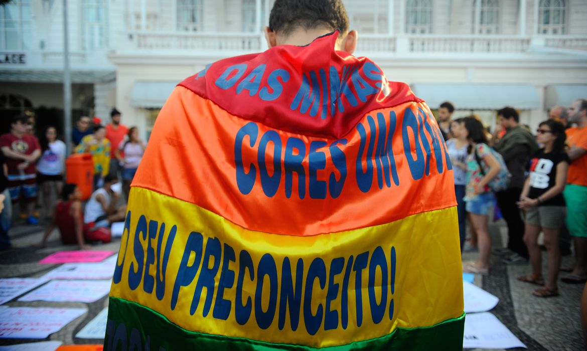 Combate à LGBTfobia.
