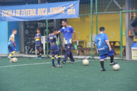 A Escola de Futebol Oficial do Club Atlético Boca Juniors no Brasil tem como proposta unir a raça e a disciplina tática dos argentinos com a técnica e improviso dos brasileiros
