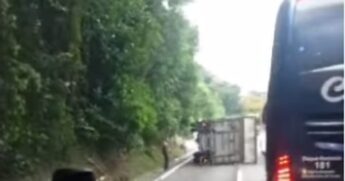 O acidente aconteceu na Rodovia Anchieta, no km 50+300, altura de Cubatão