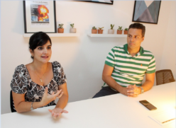 A nova secretária de Desenvolvimento Social de Santos, Audrey Kleys, ao lado do secretário-adjunto Humberto Martinez, esteve na última quinta-feira na nova redação do Diário