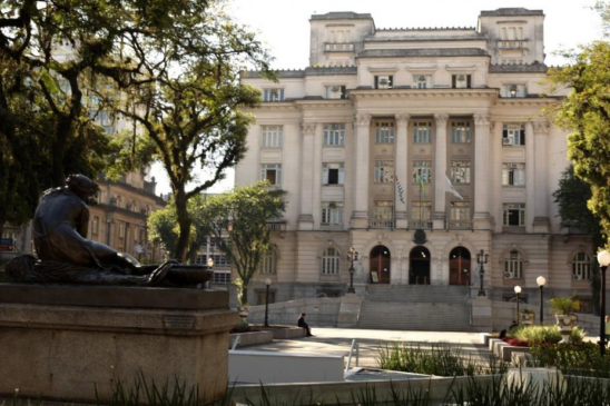 Concurso oferece mais de 300 vagas em diversas áreas