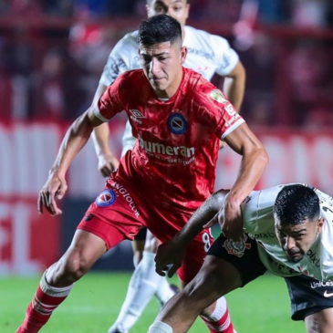 Corinthians empata e se complica na Libertadores