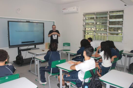 Na sexta-feira (12), o autor terá um encontro com os profissionais das bibliotecas escolares da rede