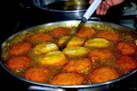 O acarajé é uma comida tipica nordestina conhecida no Brasil inteiro