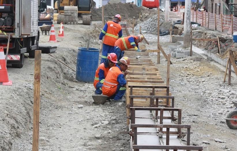 Na quarta-feira (13), uma nova frente começa a trabalhar na Rua São Bento, trecho entre as avenidas Getúlio Dorneles Vargas e Visconde de São Leopoldo, com bloqueio programado para pista sentido Visconde de São Leopoldo