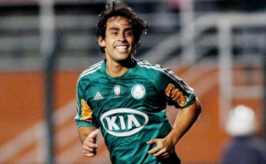 Jorge Valdívia, ídolo e multicampeão pelo Palmeiras, está internado em hospital psiquiátrico