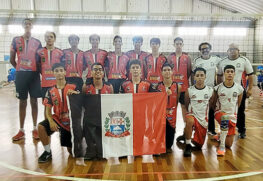 As equipes de voleibol masculino e feminino do Time PG venceram suas partidas disputadas neste último sábado pelo Campeonato Estadual