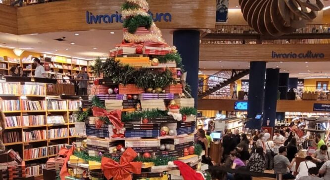 Livraria Cultura decorada no último Natal, em 2022