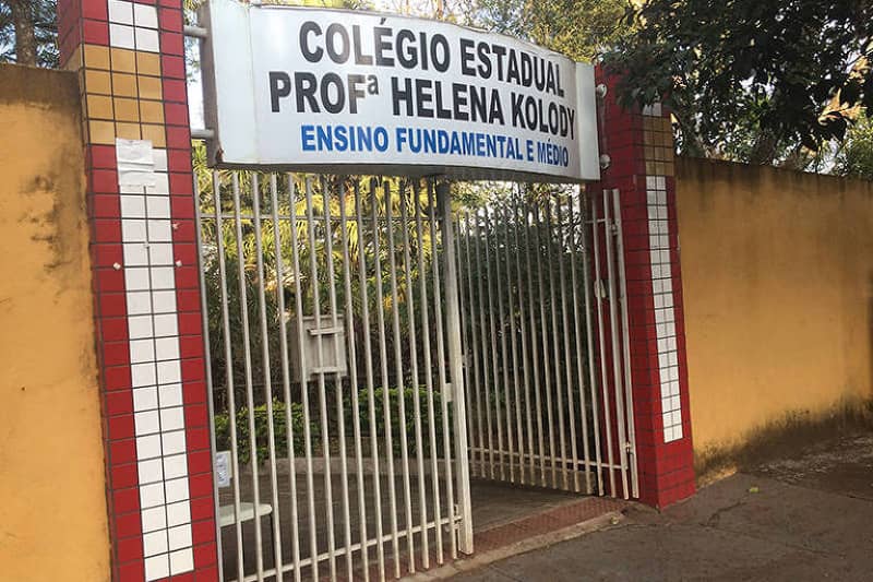 Fachada do Colégio Estadual Professora Helena Kolody, em Cambé (PR)