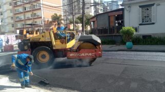 Administração vem promovendo a renovação asfáltica em mais de 25.500 metros lineares em 74 vias de 19 bairros
