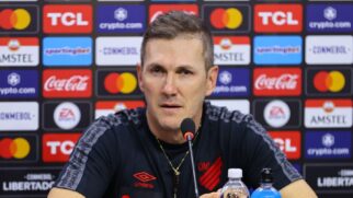 Turra, também demitido neste mês, mas pelo Athletico-PR, vai assinar contrato por um ano