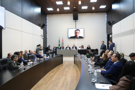 Na prática, a matéria permite que policiais civis e militares, quando se aposentarem, possam ter o registro patrimonial da arma de porte