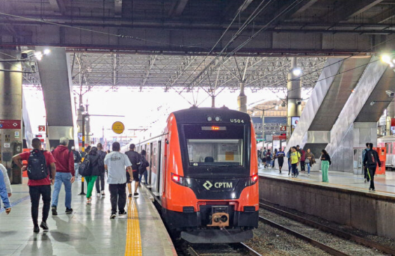 O episódio ocorreu por volta das 7h20 na linha 11-coral da CPTM