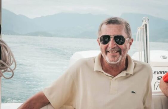 Luiz Schiavon, tecladista e fundador da banda RPM, morreu na  madrugada desta quinta-feira (15), aos 64 anos.