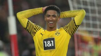 Bellingham, foi um dos melhores jogadores da Inglaterra na Copa do Mundo de 2022. Ele se tornou o primeiro jogador nascido no século XXI a marcar gol em Mundiais.