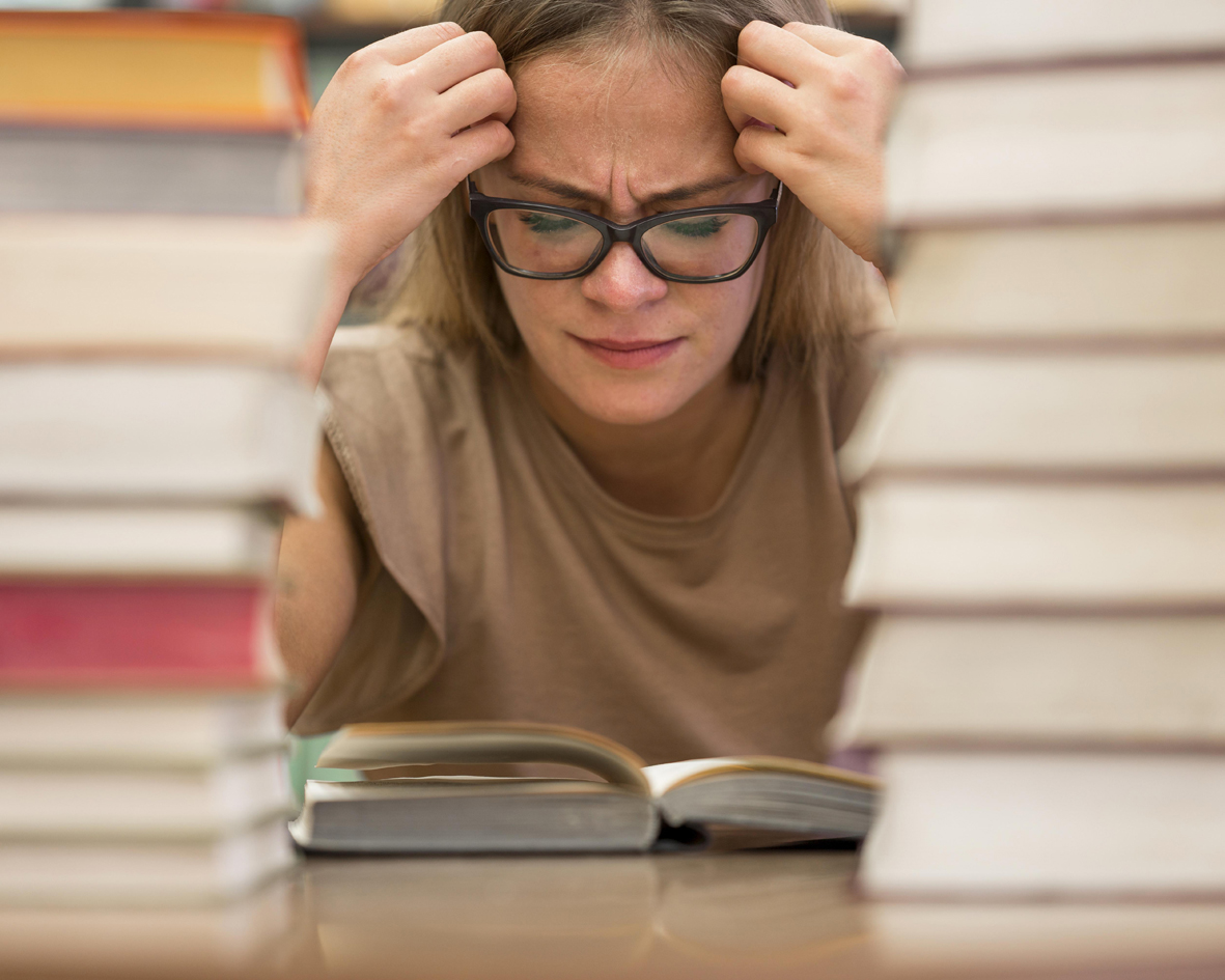 A ressaca literária é um episódio que todo leitor já enfrentou. Ela é caracterizada pelo período que se passa onde o leitor enfrenta dificuldade de começar um livro novo, seja ele de qual gênero for.